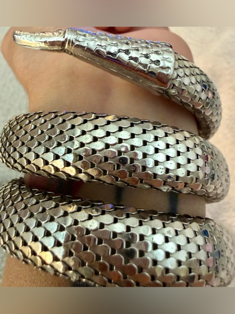 Vintage 1960s Whiting & Davis Silver Coiled Serpent Bracelet 🖤 - Picture 12 of 17